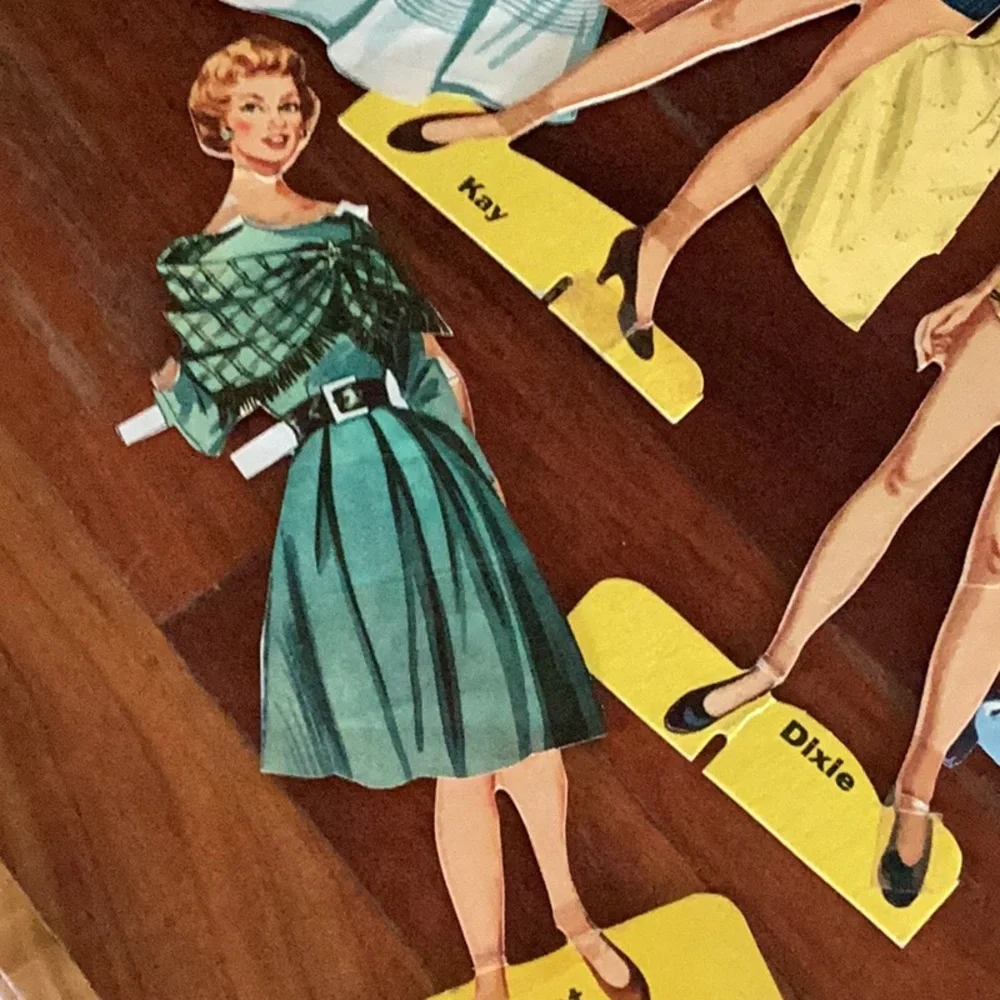 🧸VINTAGE Paper Dolls 1960’s Kay,Dixie, Dot & Millie AMAZING WARDROBE LOT